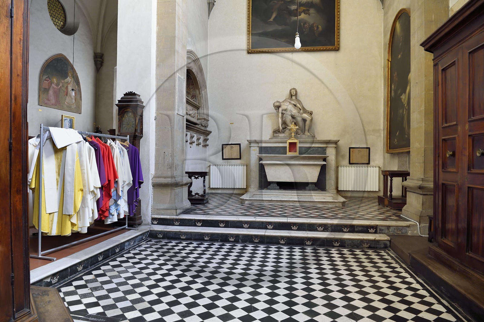Italie, Toscane, Florence, centre historique classé Patrimoine Mondial de l'UNESCO, basilique Santa Trinita (Basilica di Santa Trinita), chapelle privée de la famille Strozzi devenue la sacristie