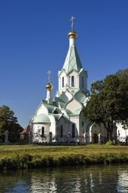 France, Bas-Rhin (67), Strasbourg, Quartier des Quinze, l’église orthodoxe de Tous-les-Saints au bord du canal de la Marne au Rhin