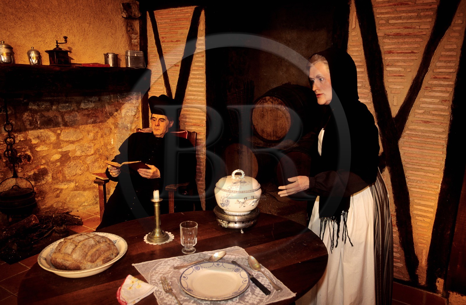 France, Aude (11), Rennes-le-château, l'abbé Bérenger Saunière et sa servante, reconstitution à l'intérieur de la villa Béthania
