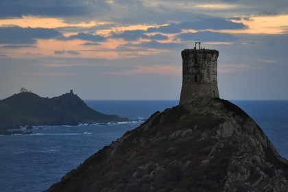 France, Corse-du-Sud (2A), Golfe d'Ajaccio, Iles Sanguinaires, la tour de la Parata