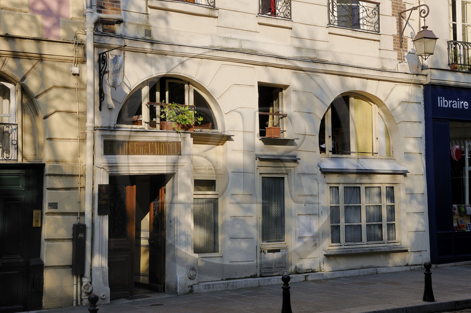 France, Paris (75), île de la Cité, place Dauphine, hôtel Henri IV