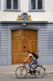 Suisse, Bâle, la rue Rittergasse dans le quartier de la cathédrale