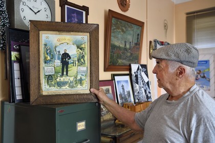 France, Moselle (57), Petite-Rosselle, association les amis du puits St Charles, l'ancien mineur Alfred Rothenmacher, la salutation du mineur Glück Auf qui signifie bonne remontée