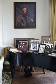 France, Allier (03), ancienne province du Bourbonnais, Besson, chateau du Nouveau- Bostz appartenant aux descendants des Bourbon-Parme, portrait de Xavier de Bourbon-Parme grand père du Prince Charles Henri de Lobkowicz