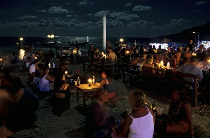 Thaïlande, Archipel îles Samui, Full Moon Party sur l' île de Koh Pha-Ngan, début de soirée sur la plage de Had Rin