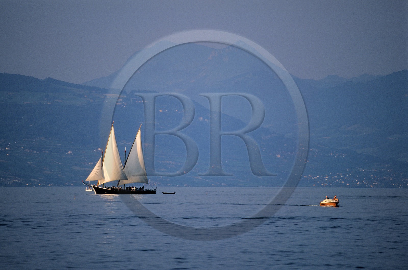France, Haute-Savoie (74), Evian-les-Bains, Lac Léman, le Savoie, barque traditionnelle reconstruite
