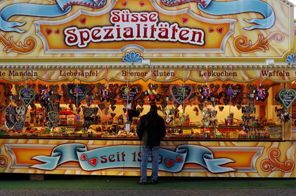 Allemagne, Breme (Bremen), magasin de sucrerie ambulant (foire)