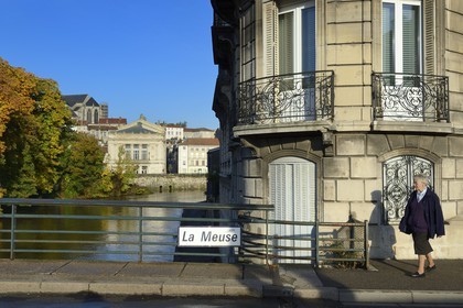 France, Meuse (55), la Meuse à Verdun et le théatre municipal