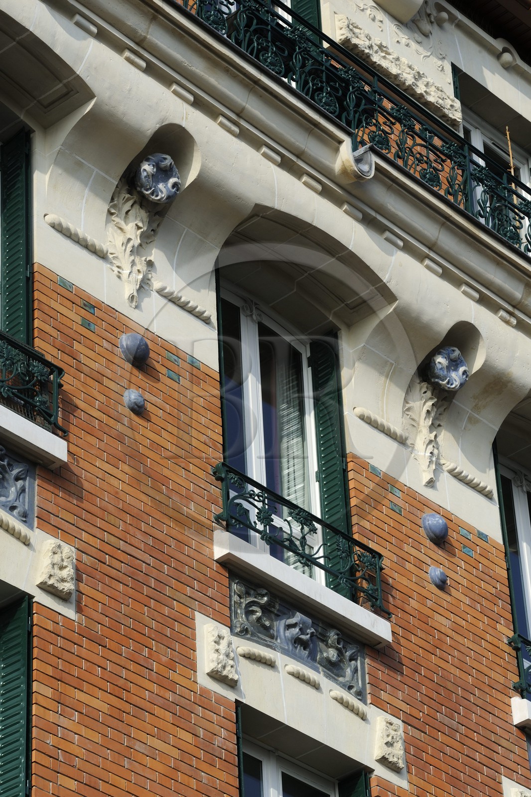 France, Val-de-Marne (94), Vincennes, immeuble art nouveau au 32 avenue du Général de Gaulle