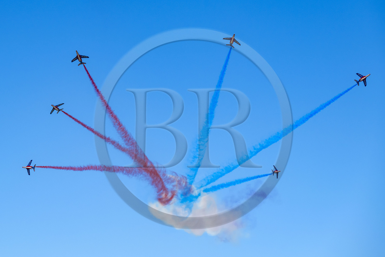 France, Bouches-du-Rhône (13), Salon-de-Provence, base aerienne 701, base de la Patrouille de France (PAF pour Patrouille acrobatique de France) de l'Armée de l'air et de l'espace française, figure d'éclatement lors d'un vol d'entrainement des avions Alphajet