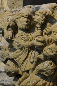 France, Aude (11), abbaye de Saint-Papoul, chapiteau attribué au maître  de Cabestany (reproduction)