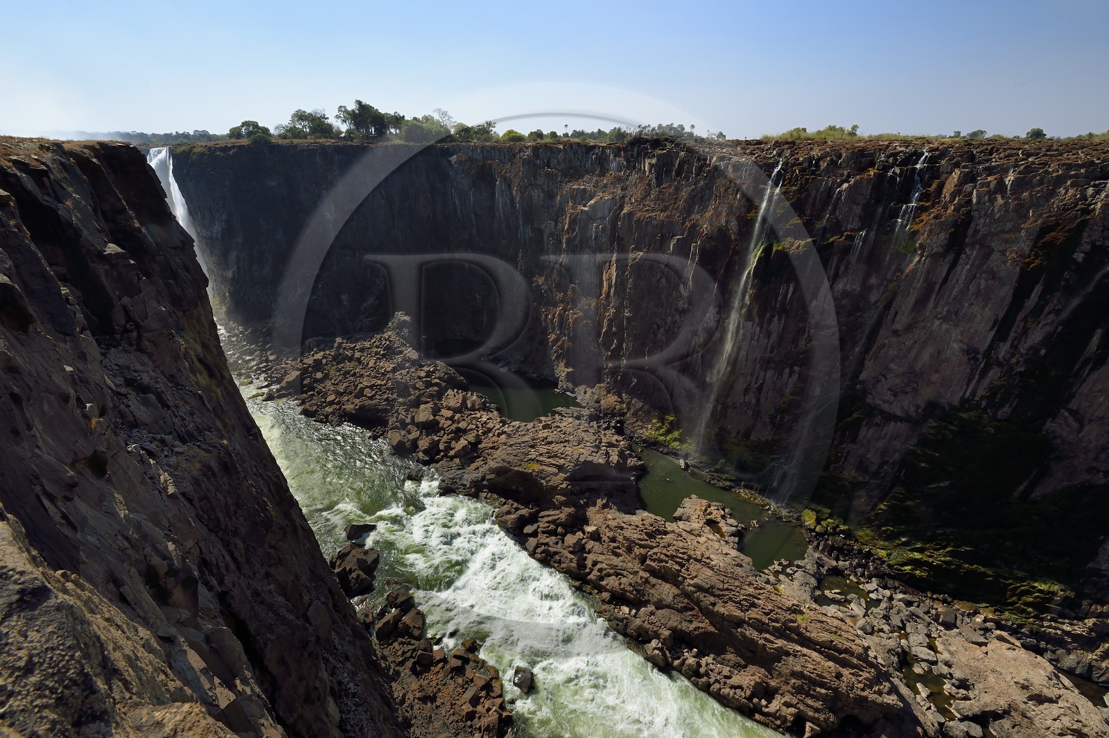 Zimbabwe, province de Matabeleland septentrional, fleuve Zambèze, les Chutes Victoria, classées Patrimoine Mondial de l'UNESCO