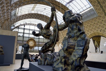 France, Paris (75), le musée d'Orsay, sculpture de Héraklès archer ou Héraclès tue les oiseaux du lac Stymphale (1909) par Antoine Bourdelle