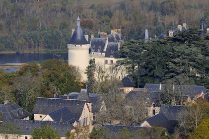 France, Loir-et-Cher (41), Vallée de la Loire classée Patrimoine Mondial de l'UNESCO, château de Chaumont-sur-Loire (vue aérienne)