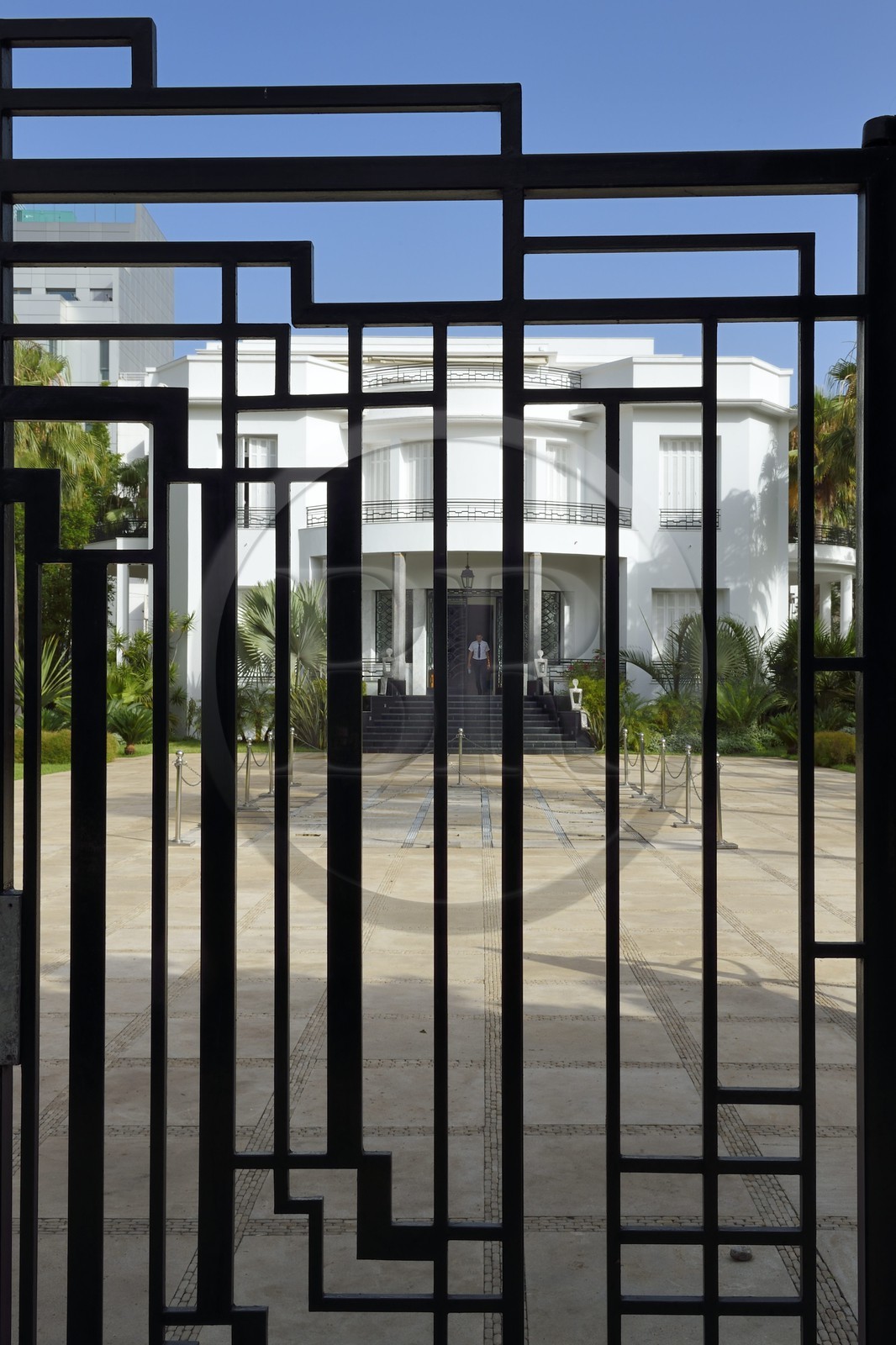 Maroc, Casablanca, Villa des Arts de style Art Déco construite en 1934 boulevard Brahim Roudani, la grille d'entrée