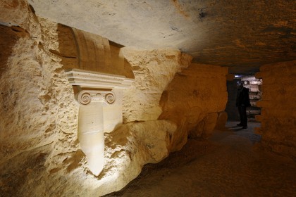 France, Paris (75), la carrière des Capucins sous l'hopital Cochin, sculpture récente