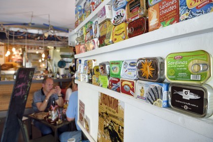 France, Bouches-du-Rhône (13), Marseille, restaurant La boite a sardine