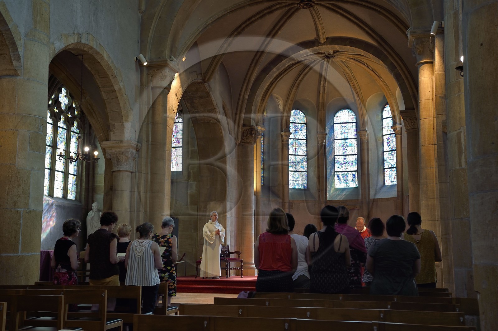 France, Moselle (57), Metz, l'église Saint-Maximin abrite les seuls vitraux connus dessinés par Jean Cocteau
