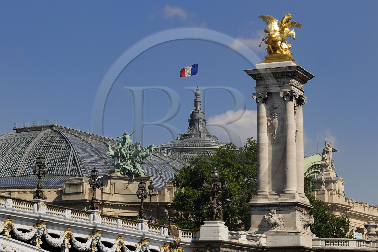 France, Paris (75), pont Alexandre III et le Grand Palais