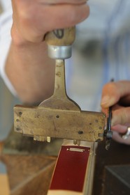 France, Côte d'Or (21), Semur-en-Auxois, ecole atelier des Arts de la reliure, unique en France