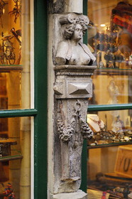 Allemagne, Breme (Bremen), sculpture sur une facade de maison dans la vieille ville