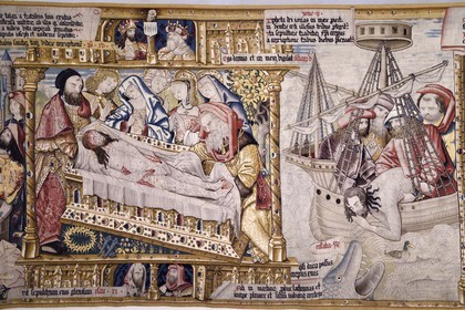 France, Haute-Loire (43), Parc naturel régional Livradois-Forez, La Chaise-Dieu, abbatiale Saint-Robert, tapisseries de la tenture de chœur, ensemble des 14 tapisseries flamandes réalisées au XVIe siècle retraçant des récits bibliques issus de l'Ancien et du Nouveau Testament, Mise au Tombeau du Christ à gauche et Jonas jeté à la mer puis englouti par un monstre marin France, Haute Loire, Livradois Forez Regional Natural Park (Parc naturel régional Livradois-Forez), the Chaise-Dieu abbey, tapestries of the choir curtain, set of 14 Flemish tapestries made in the 16th century depicting biblical stories from the Old and New Testaments, Entombment of Christ on the left and Jonah thrown into the sea then swallowed up by a sea monster