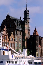 Pologne, Poméranie Orientale, Gdansk, porte de la Grue sur le Long-Quai (Dlugie Pobrzeze) du vieux port