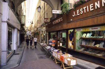 France, Vaucluse (84), Carpentras (Comtat Venaissin), le passage Boyer (1782)