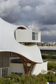 France, Moselle (57), Metz, quartier de l'Amphithéâtre, le Centre Pompidou-Metz, centre d'art conçus par les architectes Shigeru Ban et Jean de Gastines