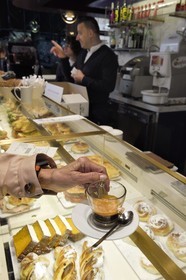 Italie, Lombardie, Milan, Piazza del Duomo, Galleria Vittorio Emanuele II, Café Motta