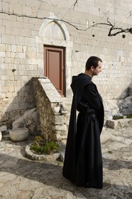 Croatie, Dalmatie, côte dalmate, Tkon, Monastère bénédictin de Cokovac fondé en 1125 sur l’Ile de Pasman