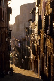 Italy, Tuscany, Siena, alleyway of Forcone District