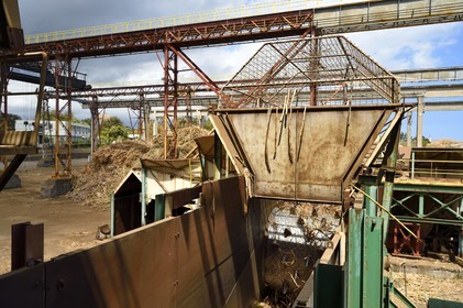 France, Ile de la Reunion, Saint-Louis, l'usine sucrière du Gol, broyage de la canne à sucre