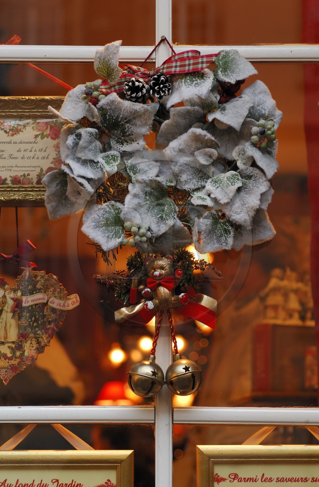 France, Bas Rhin (67) Strasbourg a Noel, decoration de Noel du restaurant et magasin de thé Au fond du Jardin