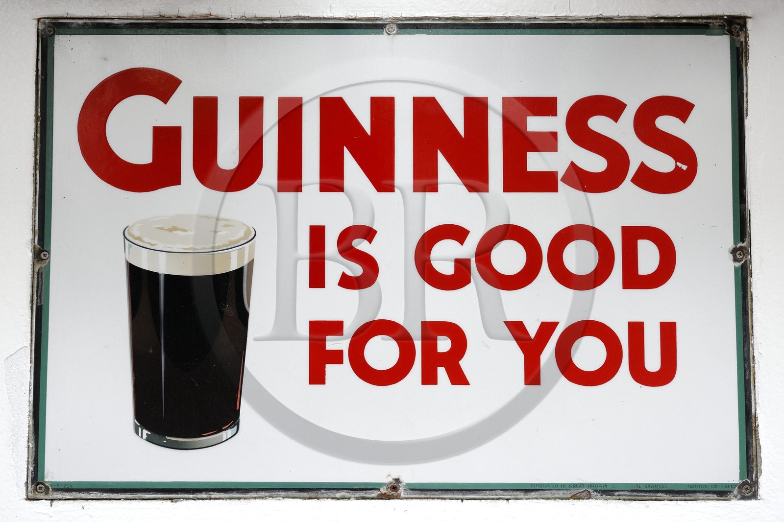 Royaume-Uni, Irlande du Nord, Belfast, le pub traditionnel Duke Of York, publicité pour la Guinness