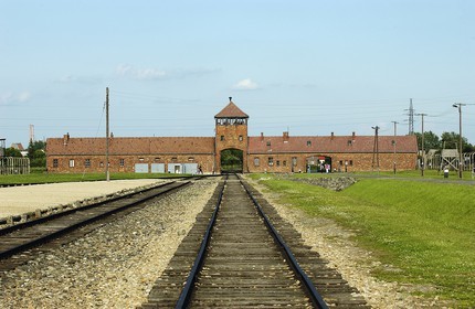 Pologne, région de la Petite-Pologne, environs de Cracovie, village d' Oswiecim, camp d' Extermination d' Auschwitz-Birkenau, porte principale et lieu d' Arrivée des convois de trains