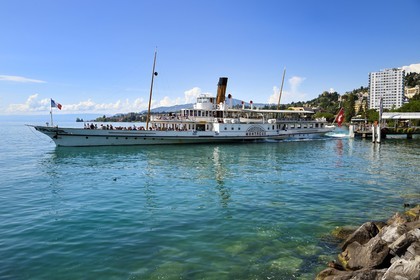 Suisse, Canton de Vaud, Montreux, sur les berges du Lac Léman, le bateau à vapeur à roues à aubes Montreux (1904) de la Compagnie générale de navigation sur le lac Léman (CGN)