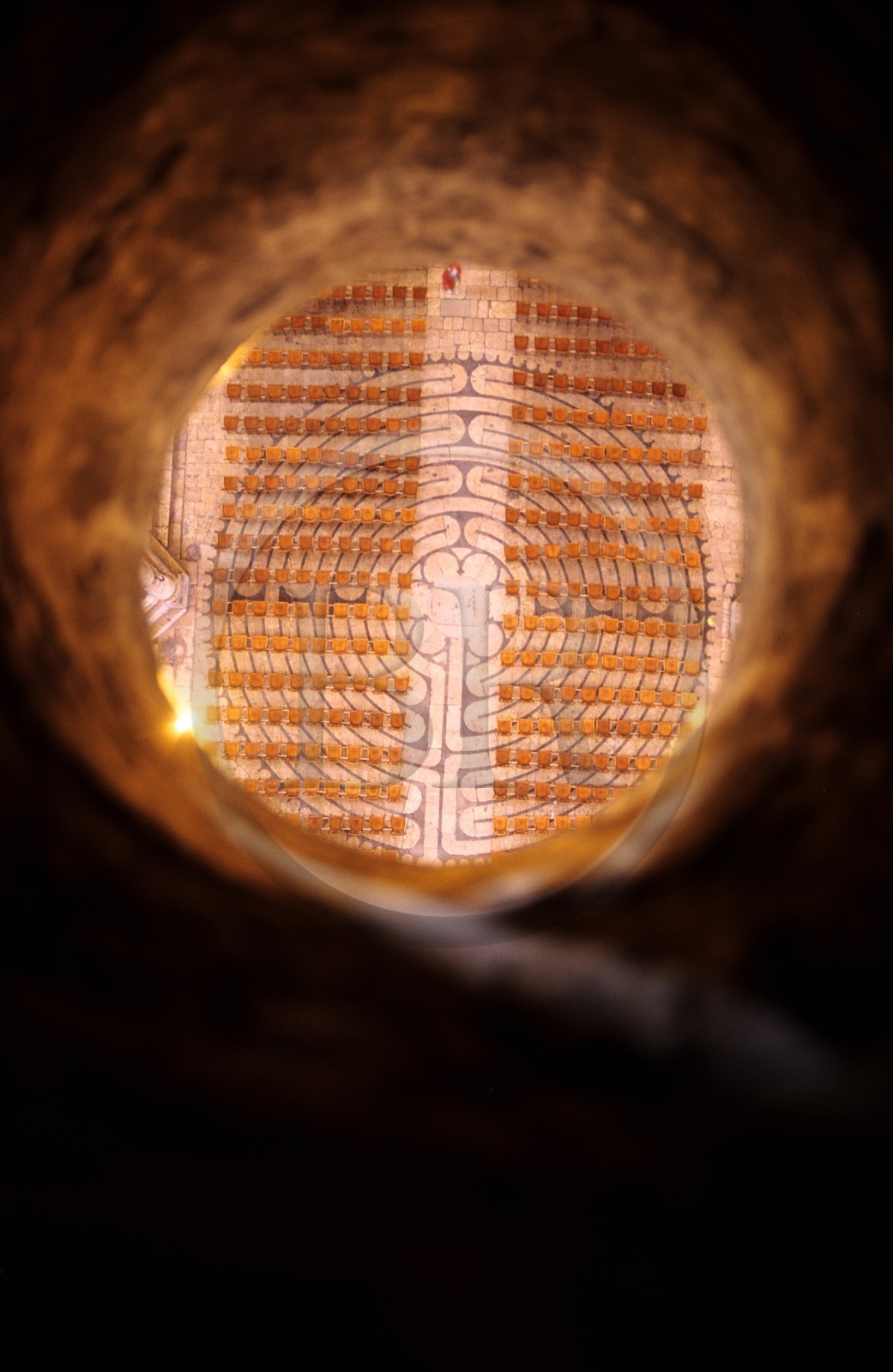 France, Eure-et-Loir (28), Chartres, cathédrale Notre-Dame de Chartres classée Patrimoine Mondial de l' UNESCO, labyrinthe vue des combles