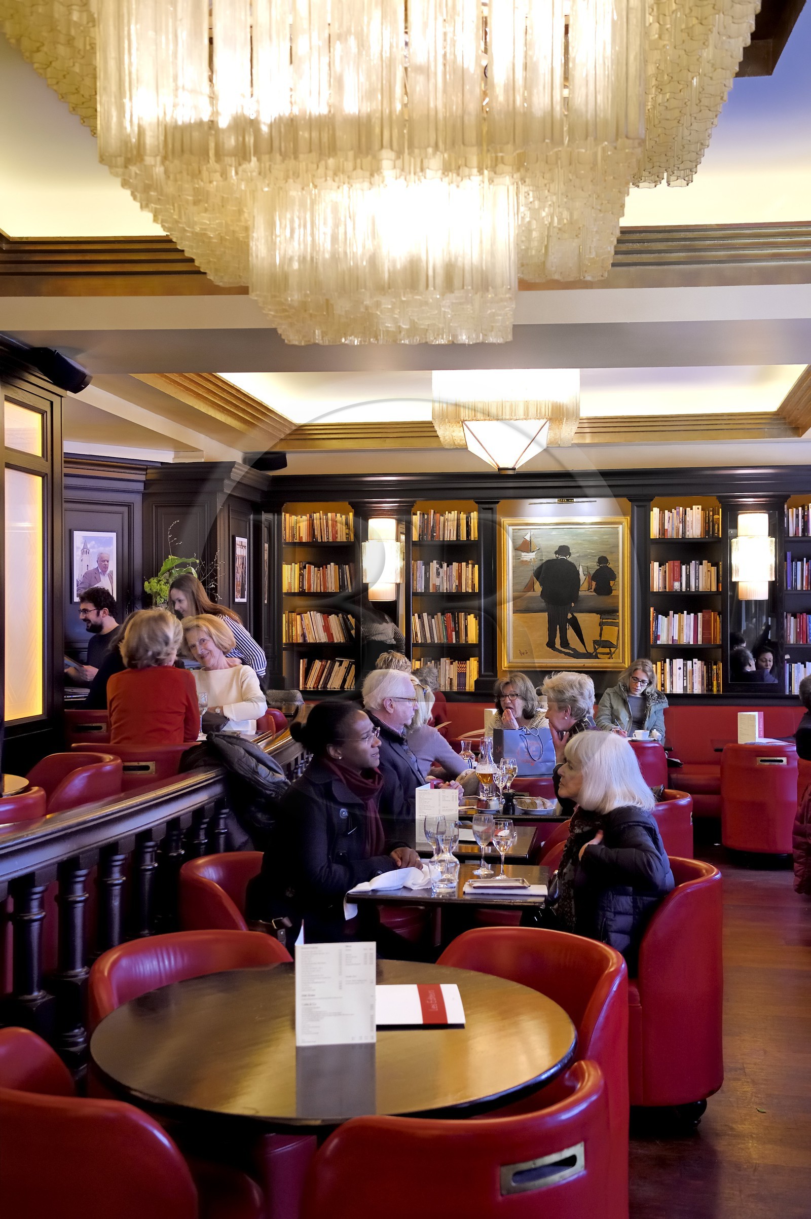 France, Paris (75), Carrefour de l'Odéon, Café les Editeurs
