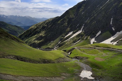 Géorgie, Kakheti, Parc national de Touchétie, la très spectaculaire piste qui relie Telavi à Omalo au Col d'Abano (2826 mètres)