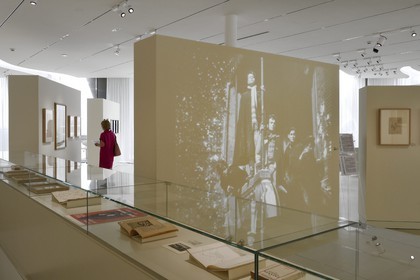 France, Alpes-Maritimes (06), Menton, le musée Jean Cocteau construit en 2008 par l'architecte Rudy Ricciotti, projection du film Les Enfants Terribles (1949) de Jean Cocteau