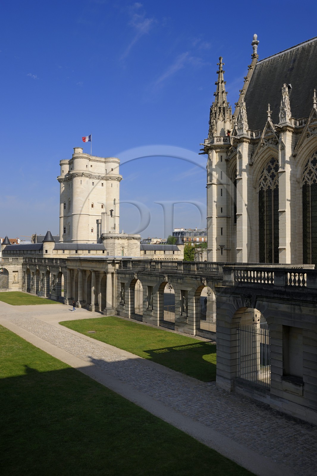 France, Val-de-Marne (94), Vincennes, le château de Vincennes, le donjon et la Sainte Chapelle
