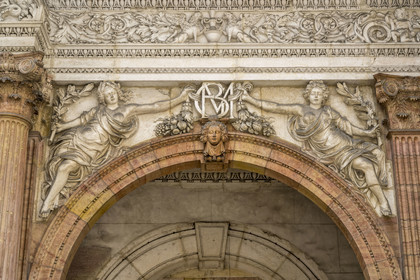 France, Côte-d'Or (21), Dijon, zone classée Patrimoine Mondial de l'UNESCO, l'Hotel de Vogüé, detail du portail