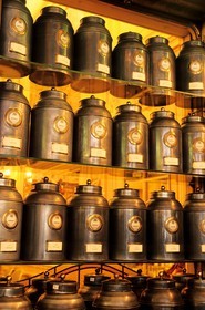 France, Nord (59), Lille, le célèbre confiseur Méert, rue Esquermoise dans la vieille ville