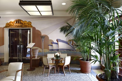 France, Alpes-Maritimes (06), Antibes,  Juan-les-Pins, hotel Belle Rives, le hall