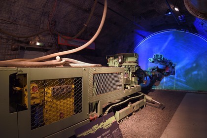 France, Moselle (57), Petite-Rosselle, le musée du carreau Wendel, reconstitution du fond de la mine, galerie de creusement au rocher, pantofore monobras utilisé pour le forage des galeries