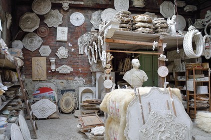 France, Var (83), Toulon, entreprise de platrerie (staffeur ornemaniste) Turco staff,