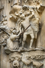 Espagne, Catalogne, Barcelone, quartier de l'Eixample, basilique de la Sagrada Familia de l'architecte du modernisme catalan Antoni Gaudi classée Patrimoine Mondial de l'UNESCO, façade de la Nativité, le massacre des Saints Innocents