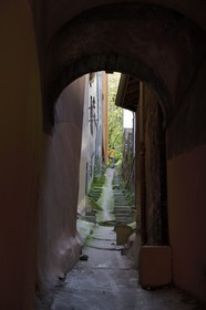 France, Rhône (69), Lyon, site historique classé Patrimoine Mondial de l'UNESCO, quartier de Saint-Paul dans le Vieux Lyon, la ruelle Punaise qui servait d'égout à ciel ouvert au Moyen-Age et qui débouche sur la rue Juiverie