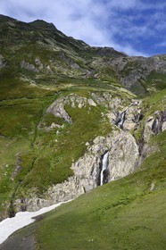 Géorgie, Kakheti, Parc national de Touchétie, cascade au Col d'Abano (2826 mètres)